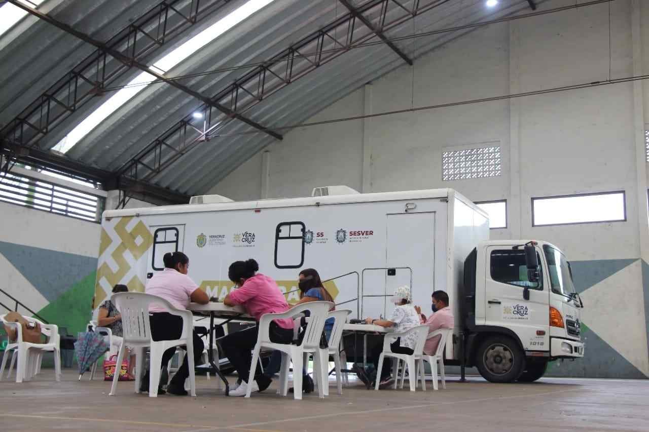 LLEVAN MASTÓGRAFO A CABECERA MUNICIPAL DE ATOYAC