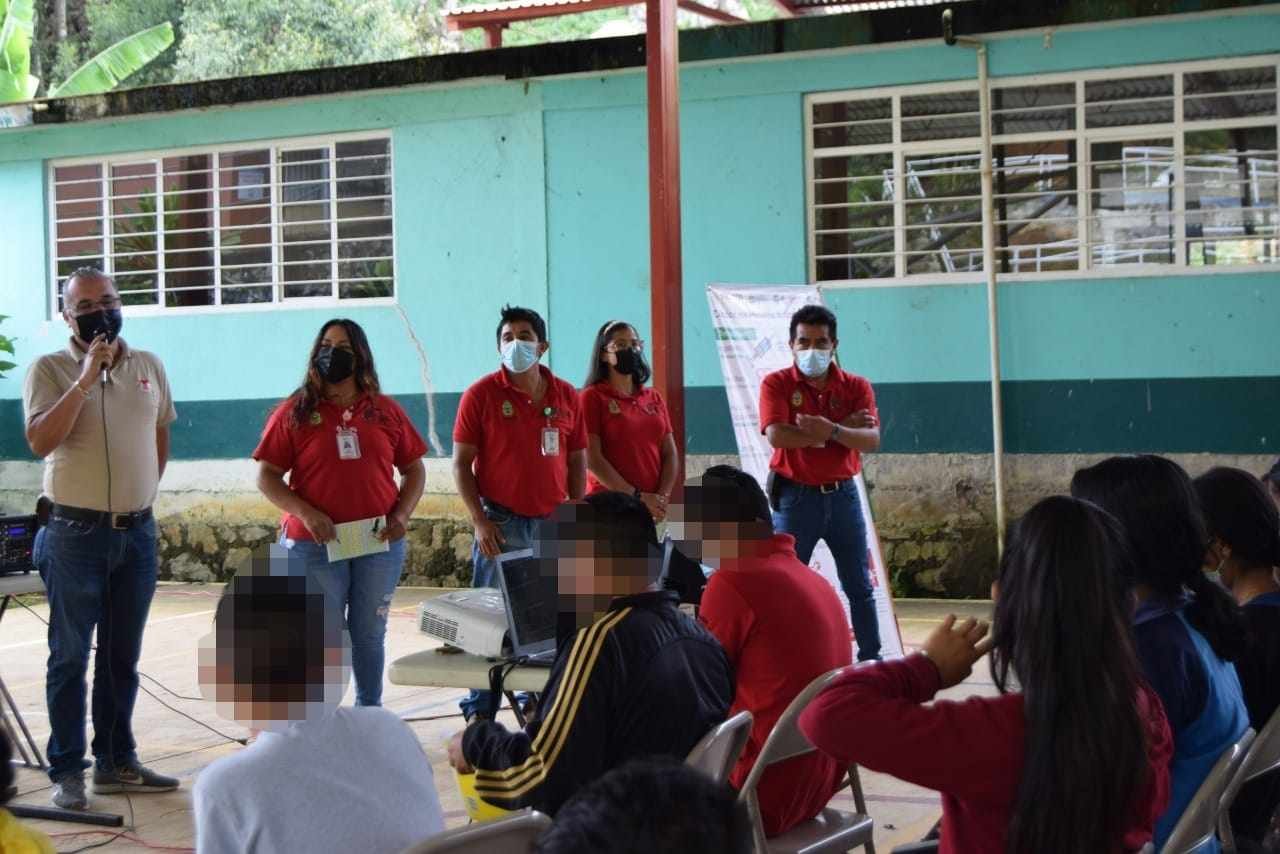 IMPARTEN PLÁTICAS DE SALUD A JÓVENES DE IXHUATLÁN DEL CAFÉ