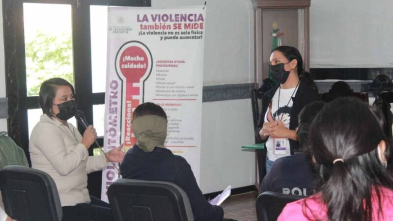 IMPARTEN PLÁTICA SOBRE VIOLENCIA INSTITUCIONAL