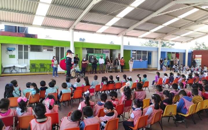 IMPARTEN PLÁTICAS DE PREVENCIÓN EN TOMATLÁN