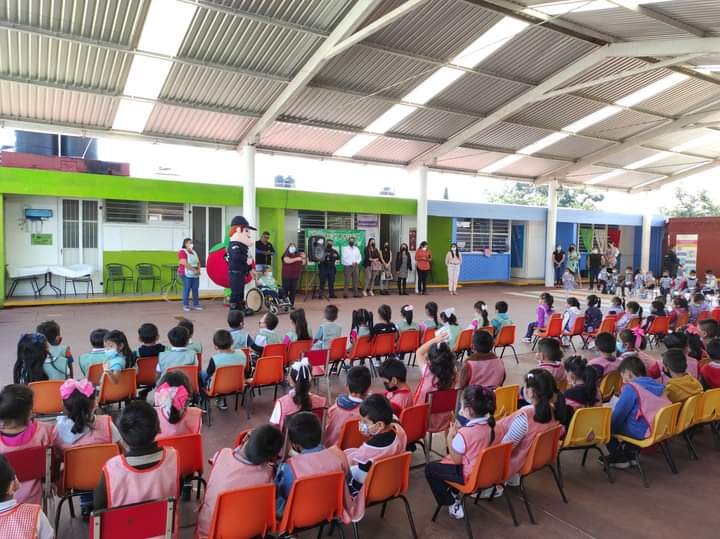 IMPARTEN PLÁTICAS DE PREVENCIÓN EN TOMATLÁN