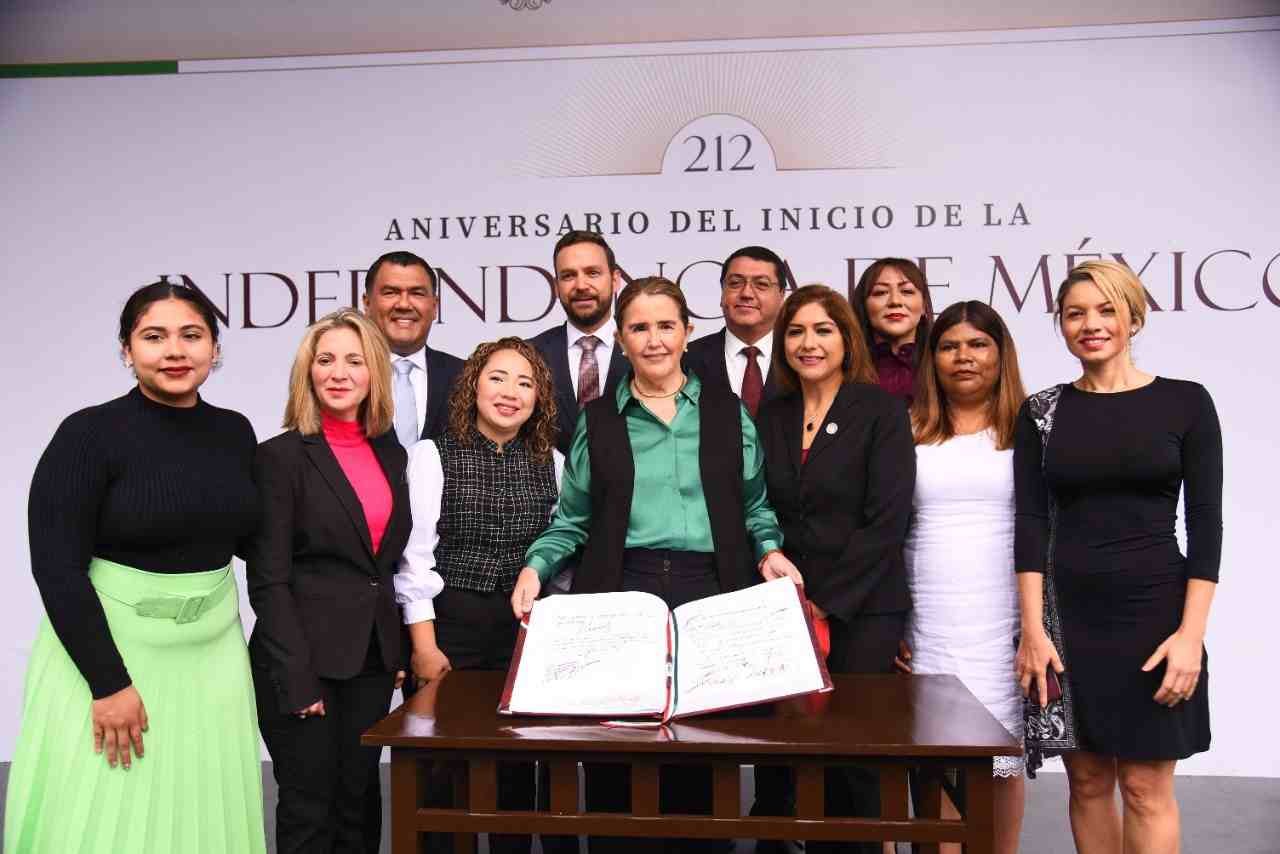 REALIZA CONGRESO GUARDIA DE HONOR ANTE MONUMENTO DE DON MIGUEL HIDALGO