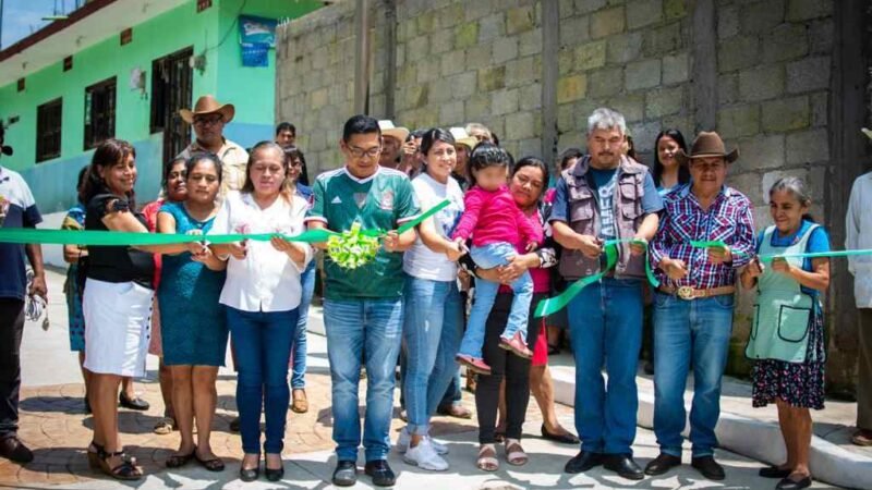 INAUGURA ERNESTO RUIZ OBRA EN TETLA
