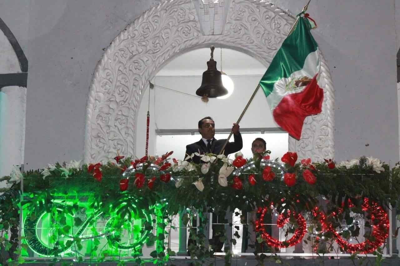 ENCABEZA GERARDO ROSALES GRITO DE INDEPENDENCIA EN FORTÍN
