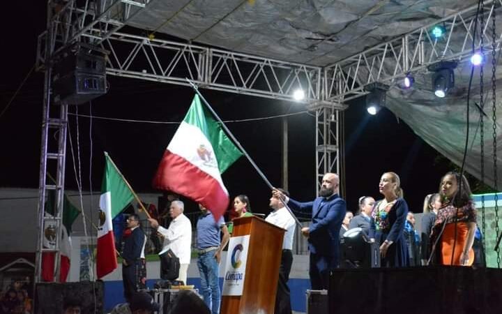 SE DESBORDA FERVOR PATRIO EN COMAPA