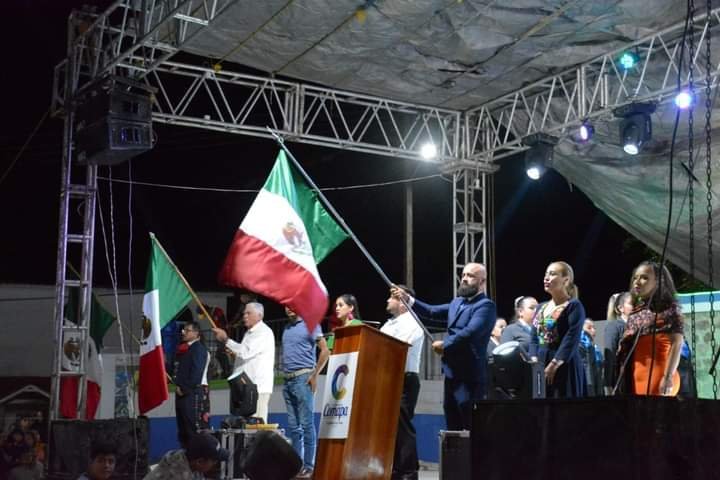 SE DESBORDA FERVOR PATRIO EN COMAPA