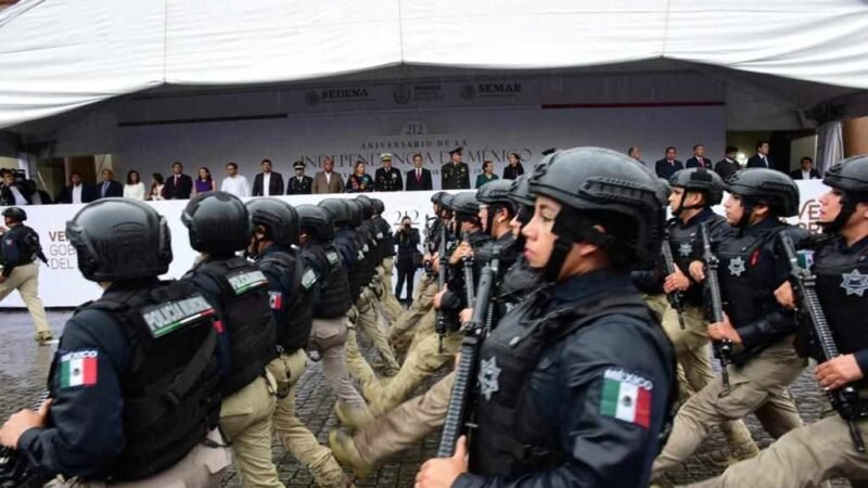 ZENYAZEN ASISTE A DESFILE CÍVICO MILITAR DE LA INDEPENDENCIA DE MÉXICO
