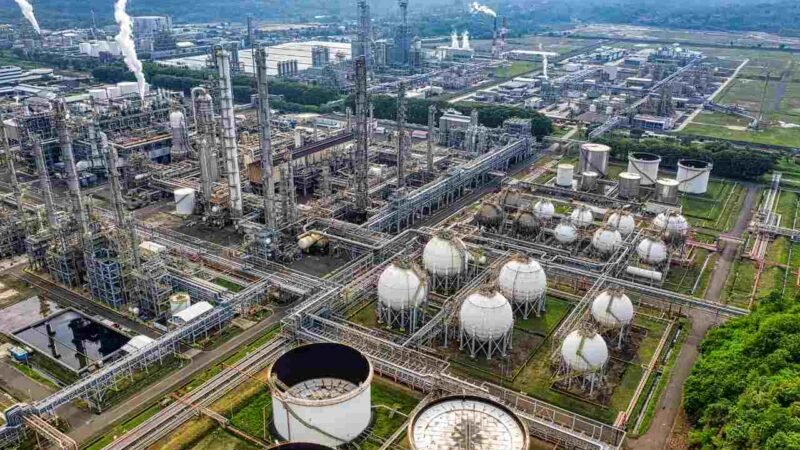 ALEMANIA TOMARÁ EL CONTROL DE TRES REFINERÍAS RUSAS
