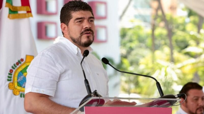 LAMENTA TITULAR DE SEV ASESINATO DE PROFESORA