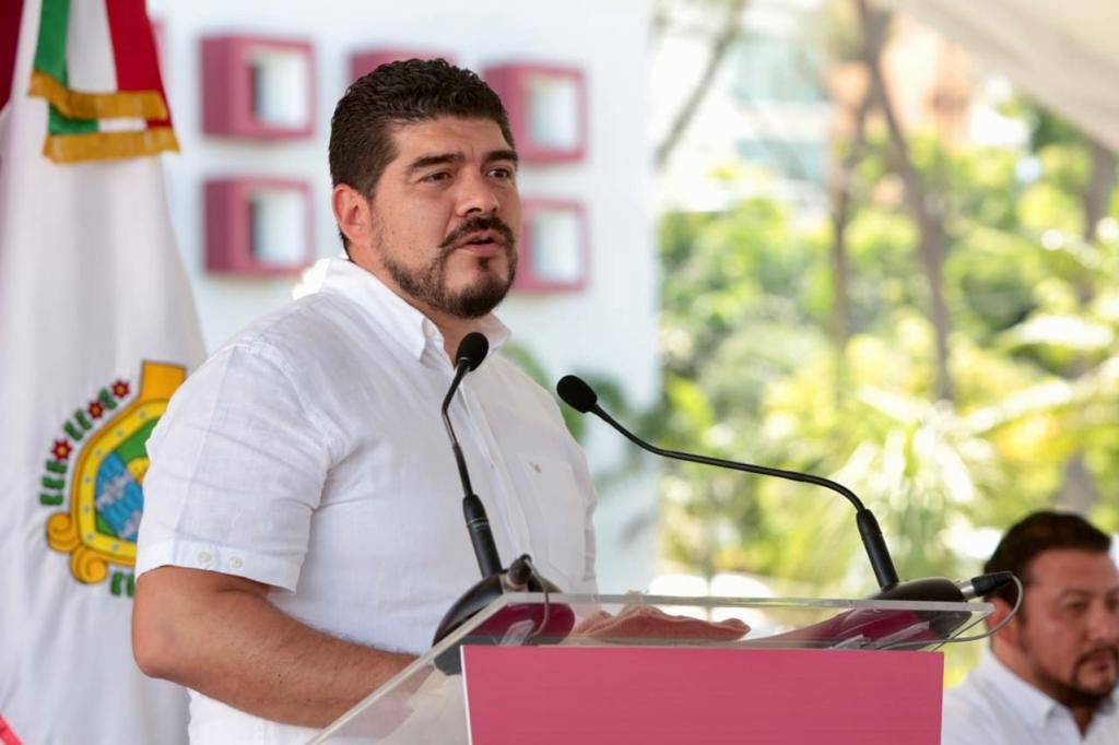 LAMENTA TITULAR DE SEV ASESINATO DE PROFESORA