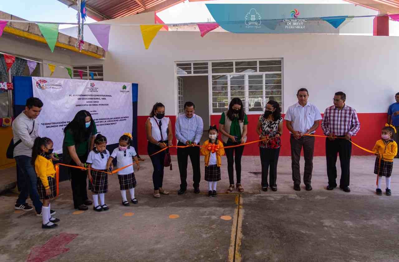 INAUGURA ALCALDE DE COSCOMATEPEC COMEDOR ESCOLAR