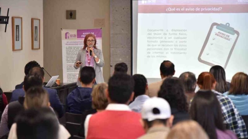 SE CAPACITAN EN EL CONGRESO EN PROTECCIÓN DE DATOS PERSONALES