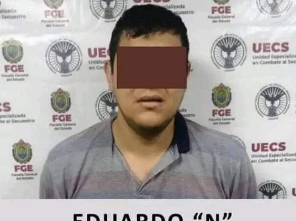 SE AUTOSECUESTRA; LO DETIENE LA POLICÍA