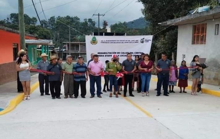 INAUGURA ALCALDESA DE IXHUATLÁN OBRA EN PRESIDIO