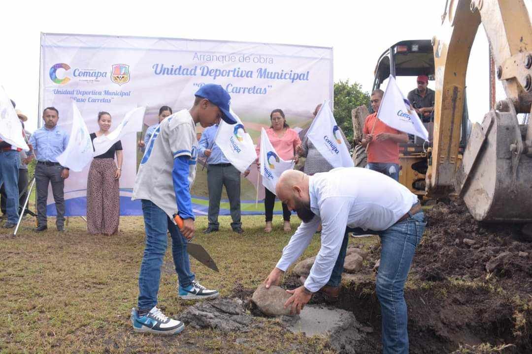 INICIA CONSTRUCCIÓN DE UNIDAD DEPORTIVA EN COMAPA