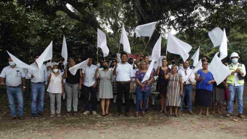 ARRANCA PAVIMENTACIÓN EN CABECERA DE ATOYAC