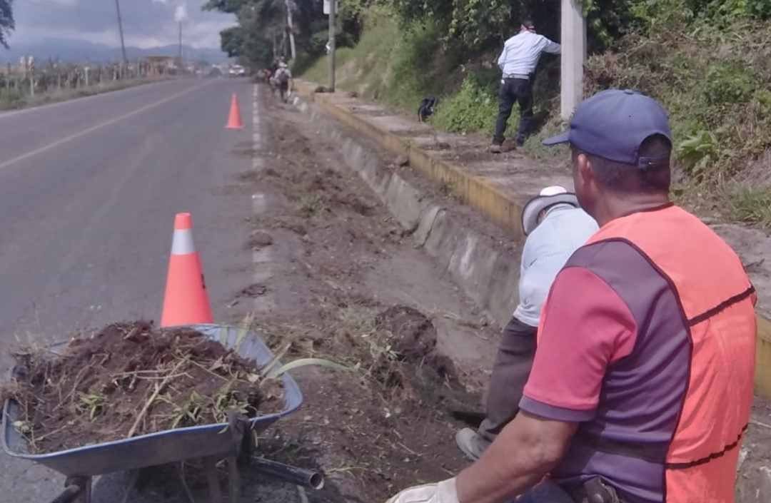 EMPRENDEN ACCIONES DE LIMPIEZA EN COSCOMATEPEC