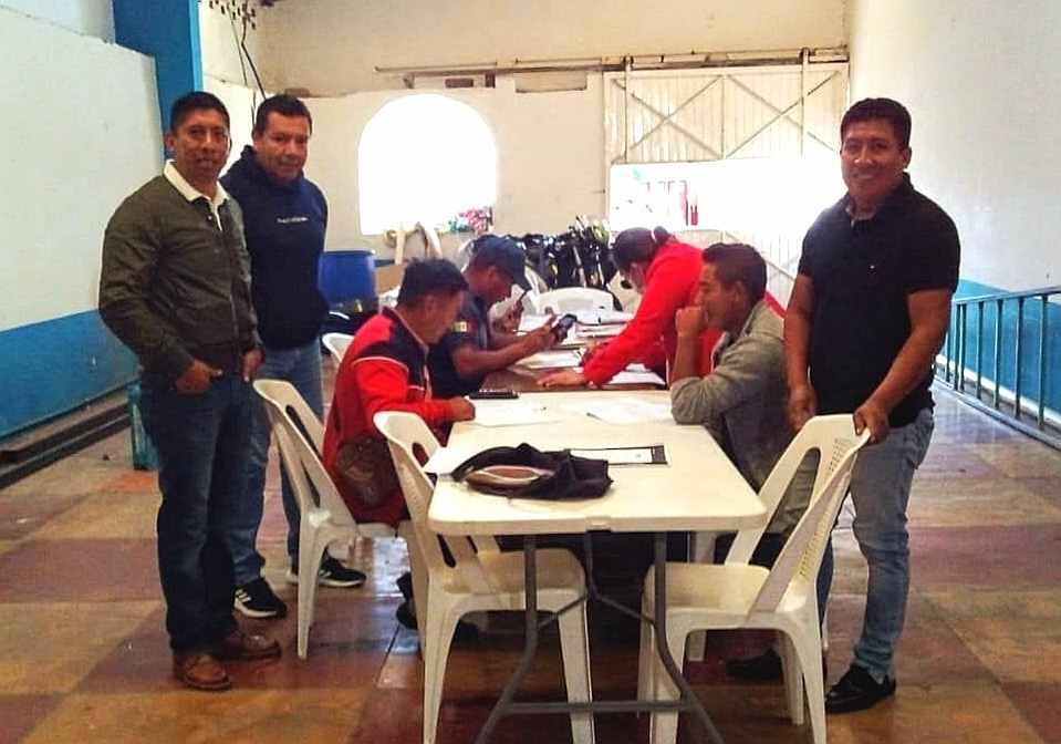 BUSCA ABATIR EL REZAGO EDUCATIVO EN ALPATLÁHUAC