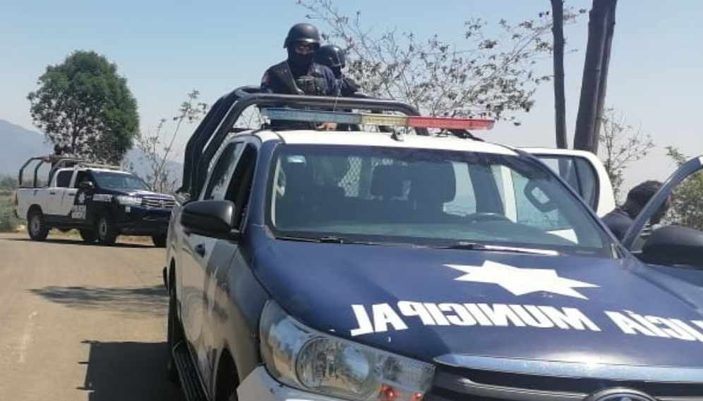 SE CAPACITAN POLICÍAS DE COSCOMATEPEC