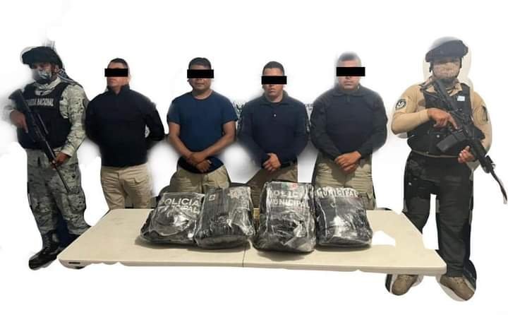 CAPTURAN A POLICÍAS SECUESTRADORES