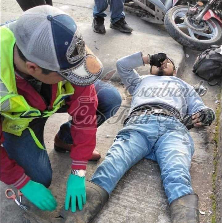 CHOCA CAMIONETA CONTRA MOTOCICLISTA