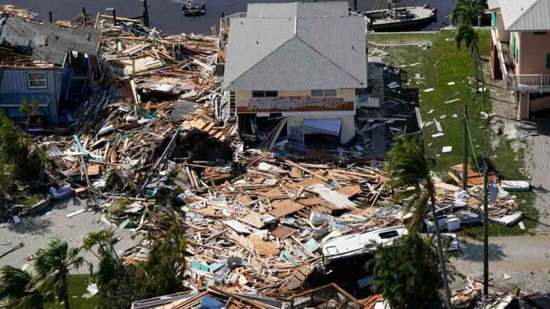 AUTORIDADES ADVIERTEN DE CAIMANES, SERPIENTES Y OSOS EN FLORIDA TRAS HURACÁN IAN