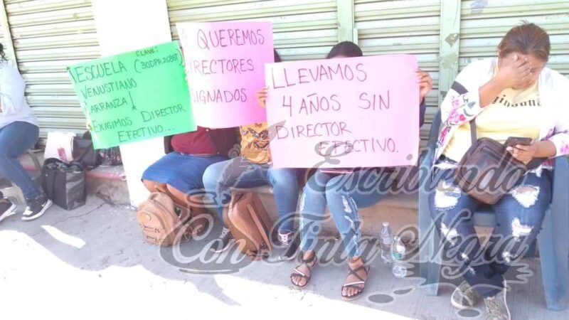 EXIGEN MAESTROS EN MATATENATITO