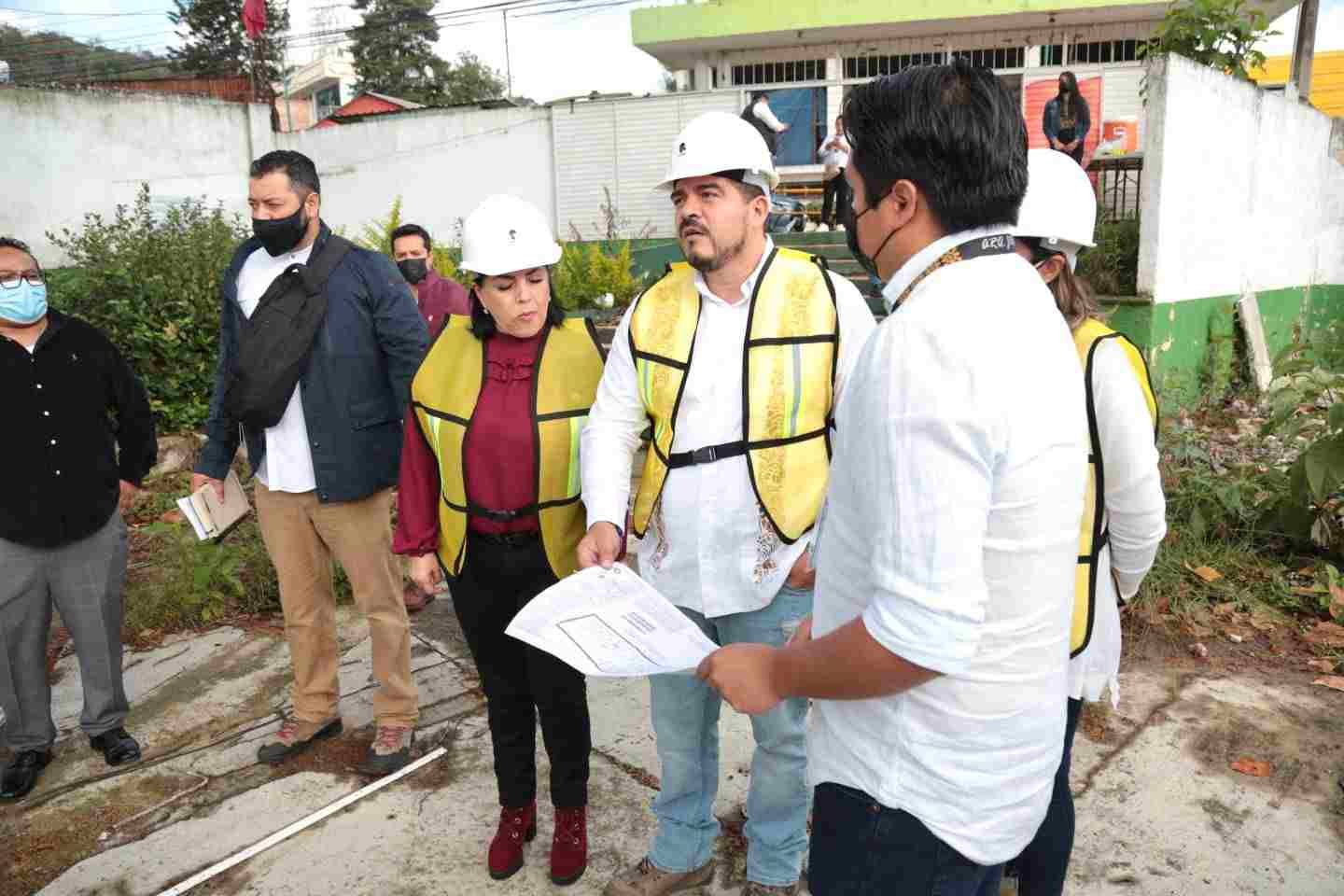 ZENYAZEN ENTREGA OBRAS ESCOLARES POR MÁS DE 15 MPD EN XALAPA