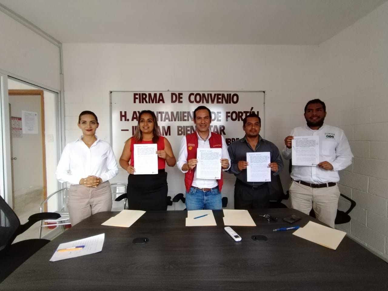 FIRMA CONVENIO AYUNTAMIENTO CON INAPAM