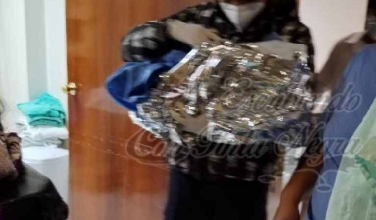 JOVEN DA A LUZ A BORDO DE CAMIONETA