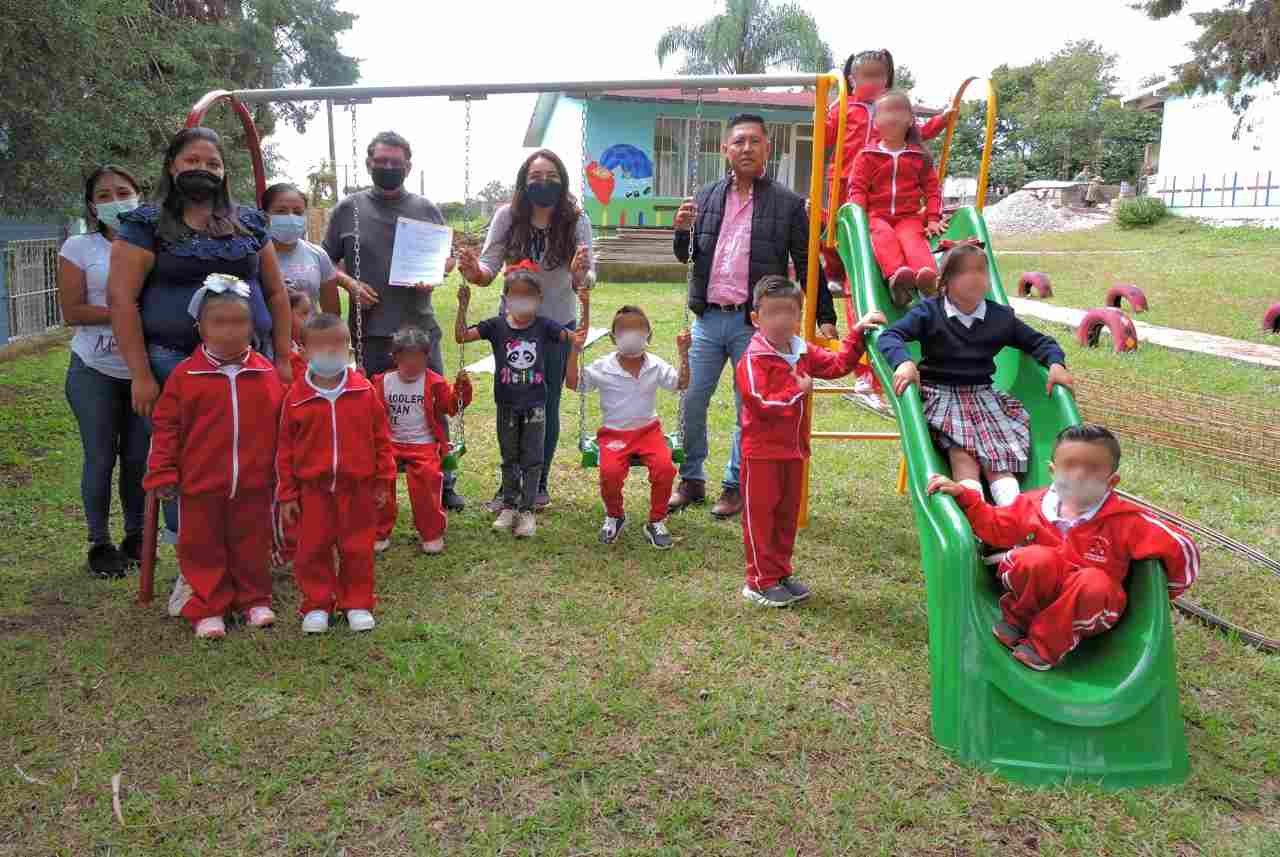 ENTREGA ALCALDESA JUEGOS INFANTILES EN TENAMPA