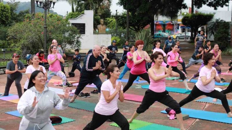 UN ÉXITO MASTER CLASS DE YOGA