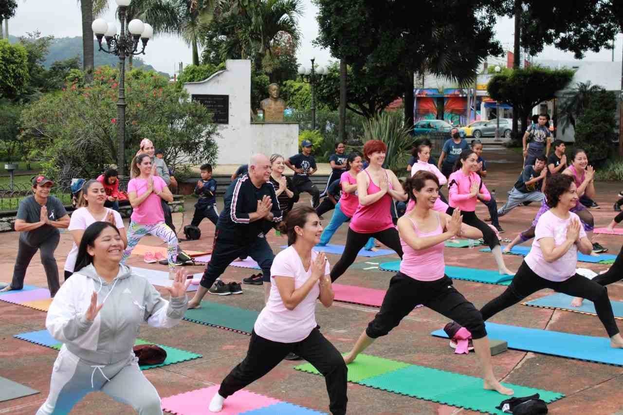 UN ÉXITO MASTER CLASS DE YOGA