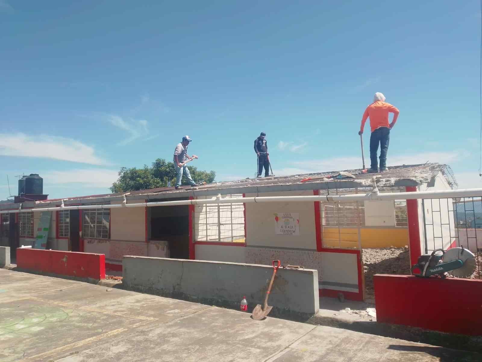INICIA RECONSTRUCCIÓN DE AULAS EN PRIMARIA DE ALPATLÁHUAC