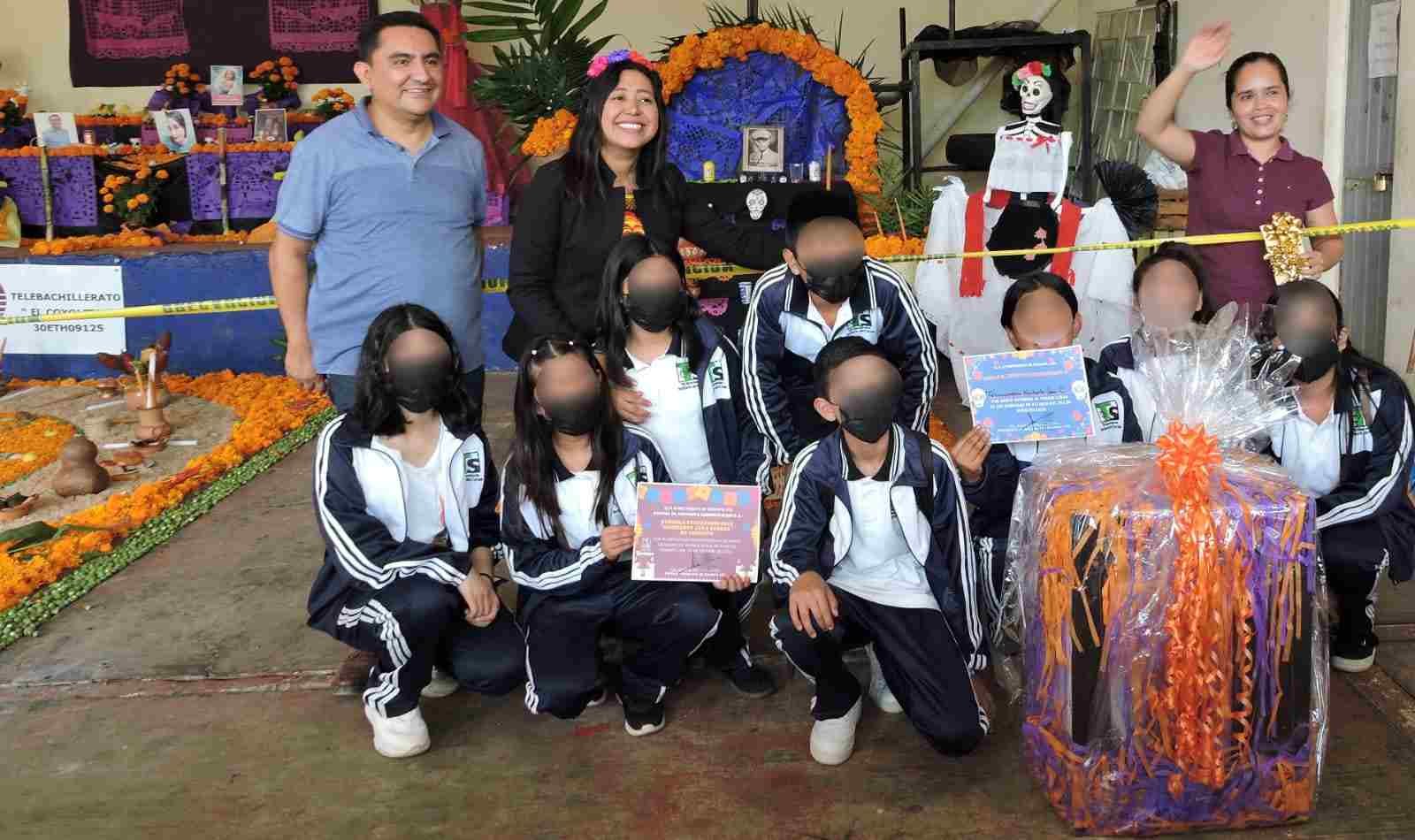 REALIZAN CONCURSO DE ALTARES EN TENAMPA