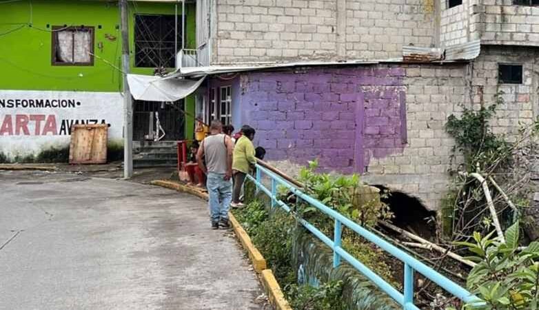 TRASLADA UMPC A FAMILIA QUE VIVÍA EN ZONA DE RIESGO A LUGAR SEGURO