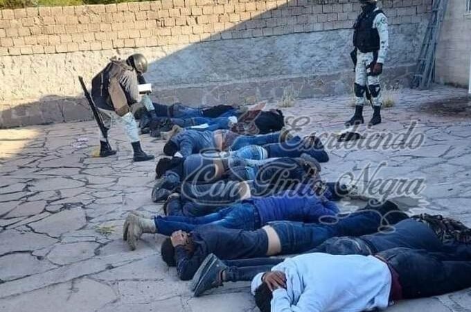 “REVIENTAN” CASA DE SEGURIDAD; DETIENEN A 16