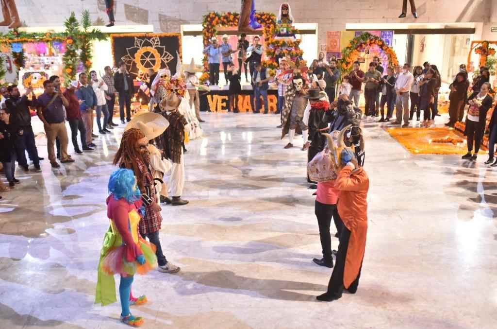 EXPONEN EN EL CONGRESO MUESTRA DE ALTARES POR EL DÍA DE MUERTOS