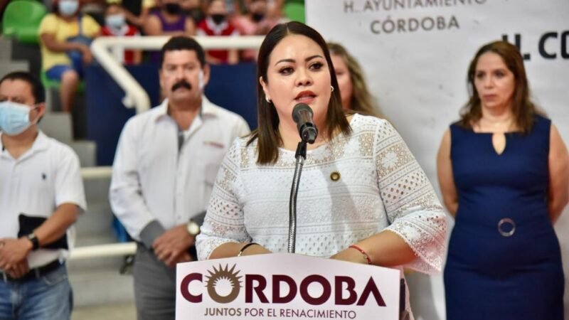 AYUNTAMIENTO DE CÓRDOBA OTORGA 365 BECAS Y DESPENSAS