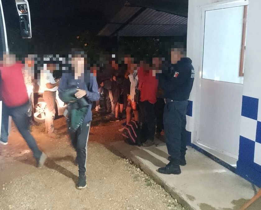 INTERVIENEN A 32 MIGRANTES