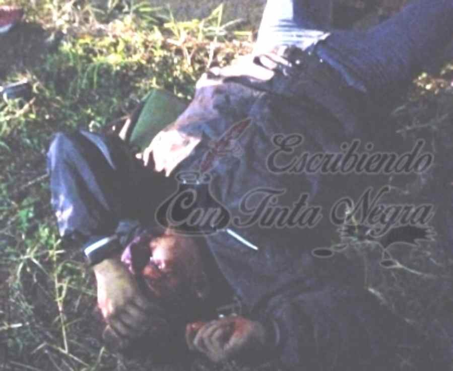 SE ESTRELLA MOTOCICLISTA CONTRA CAMIONETA