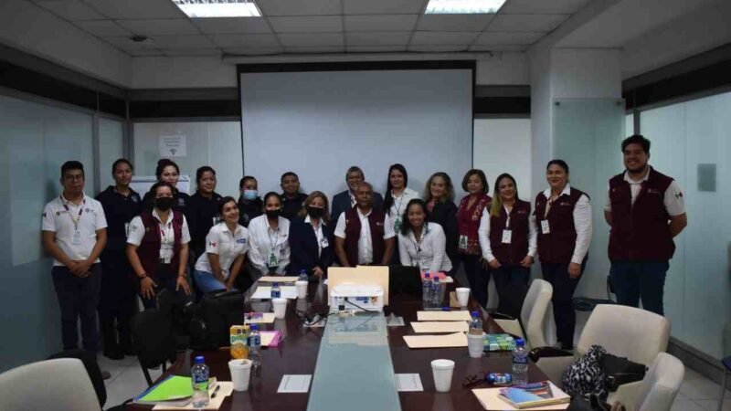 SE CAPACITA POLICÍA DE CHOCAMÁN EN ATENCIÓN A LA COMUNIDAD ESTUDIANTIL