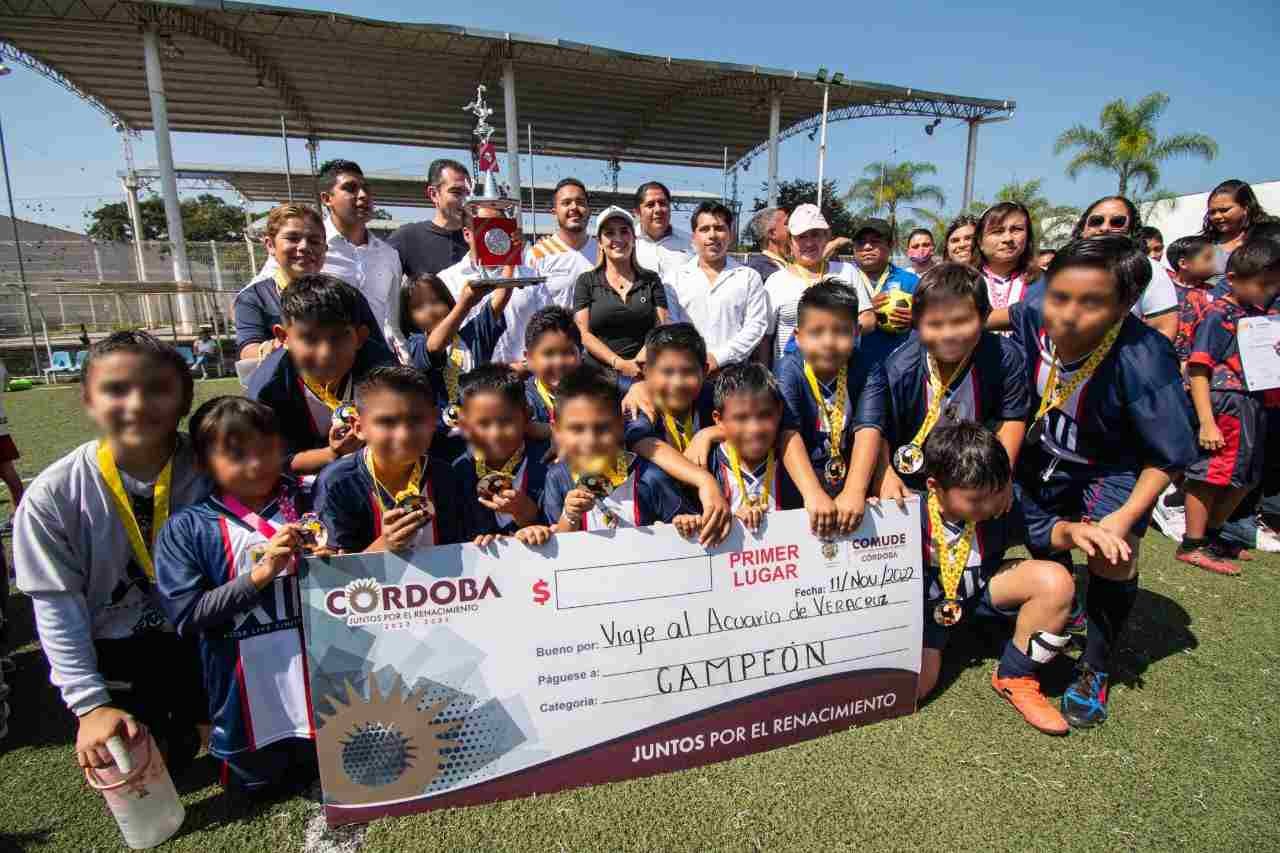 RAFAEL DELGADO, CAMPEÓN DE TORNEO DE FÚTBOL 7