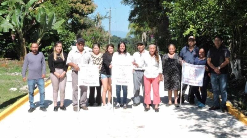 ALCALDESA DE TENAMPA ENTREGA OBRA EN LA REFORMA