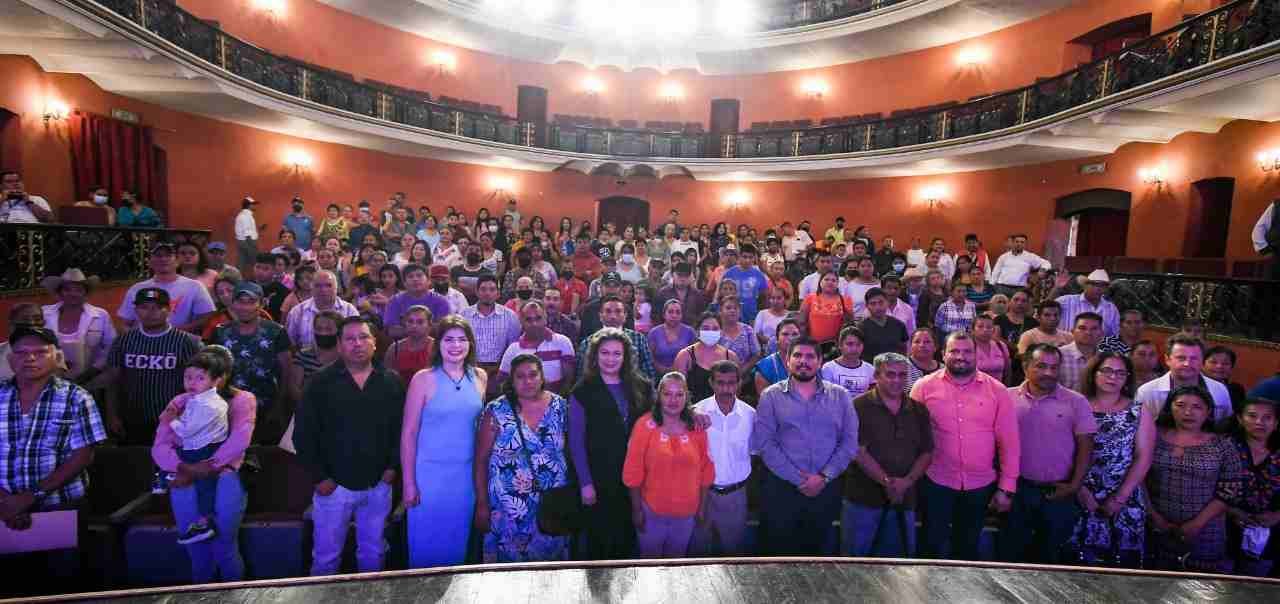 ENTREGA AYUNTAMIENTO 160 CERTIFICADOS DE VIVIENDA