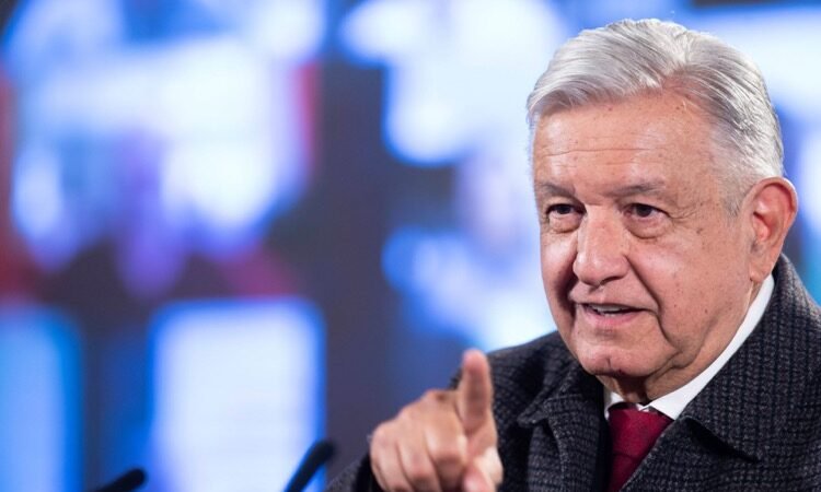 AMLO VE NECESARIO “UN BUEN AUMENTO” AL SALARIO POR LA ALTA INFLACIÓN