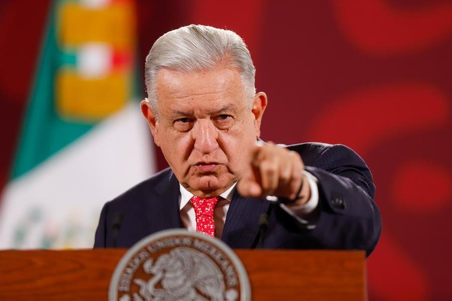 AMLO CONDENA CRÍMENES DE ODIO CONTRA COMUNIDAD LGBT