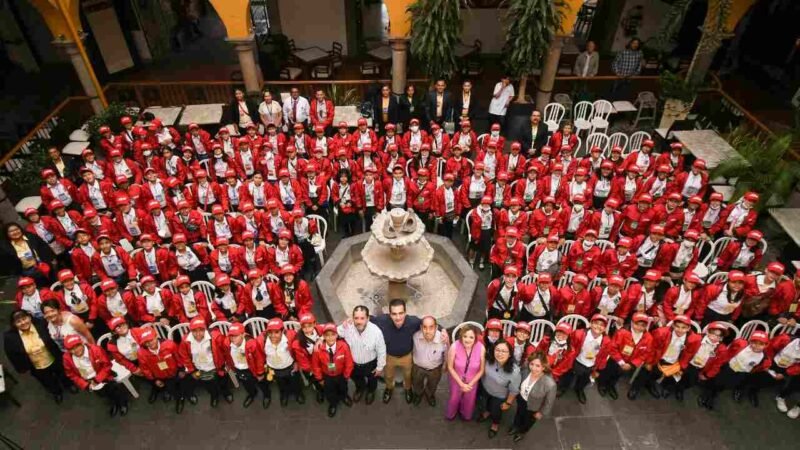 RECIBE CÓRDOBA A  ESTUDIANTES DE LA RUTA DE LA INSURGENCIA