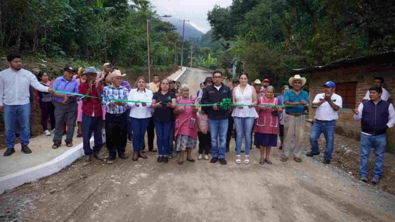 ENTREGA ERNESTO RUÍZ OBRA EN CALAQUIOCO