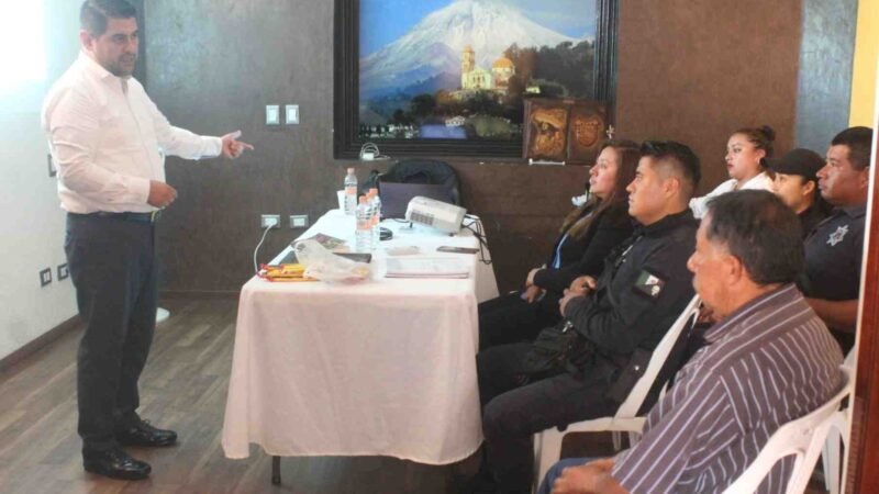 CAPACITAN A POLICÍA DE ALPATLÁHUAC